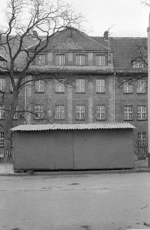 Gdansk : In Gdansk, Gymnasium von Leon Lendzion (?)