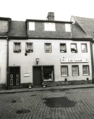 Schwarzenberg. Wohnhaus mit Café Vorstadt, Vorstadt 8. Straßenansicht