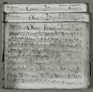 Stimmenpräsentation Oboe 1, 2 und Horn 2, Seiten 1 der Sinfonia mit Kopftitel