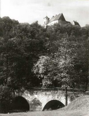 Bärenstein (Kreis Dippoldiswalde). Schloss (1401/1600). Ansicht aus dem Müglitztal