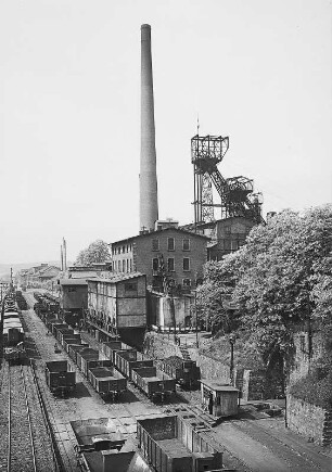 Sulzbach (Saarland), Mellinschächte der Grube Sulzbach mit Förderturm und Verladeanlage