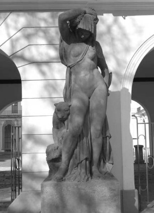Nacktes Mädchen mit Panther