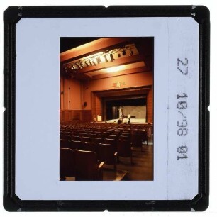 Luckenwalde, Stadttheater und Friedrich-Ebert-Grundschule : Theater, Zuschauerraum und Bühne