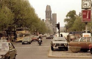 Berlin: Ku' Damm von der Uhlandstraße aus