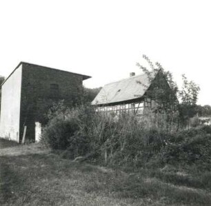 Niederalbertsdorf (Langenbernsdorf-Niederalbertsdorf), Dorfstraße 31. Bauerngut (um 1800). Feldseite