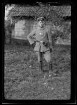 Offizier-Stellvertreter Orthuber in Halles (Ortsteil von Péronne, Dep. Somme, Frankreich) mit Eisernem Kreuz