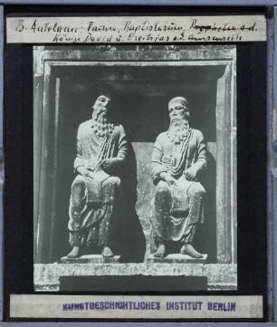 Parma, Baptisterium : Prophetenstatuen in einer Nische der Außenseite: Propheten David und Ezechiel [?]