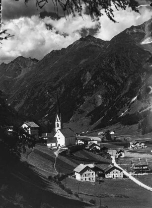 Sölden : Blick zur Kirche der Gemeinde Sölden