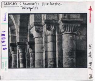 Lessay (Manche): Ehemalige Abteikirche, Faltkapitell