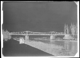Staustufe Knetzgau. Straßenbrücke Haßfurt; Ansicht von unterstrom. Schweinfurter Pegel = 103 cm.