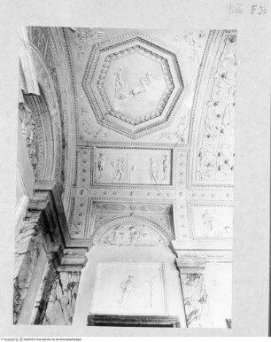 Stuckdekoration der Loggia