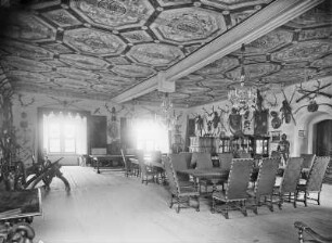 Burgk, Schloss : Burgk. Schloß. Rittersaal (ehemaliger Jagdsaal) im 3. Obergeschoss mit Holzdecke