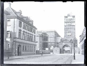 Hauptbahnhof (im Bau), Königstor (1922 abgebrochen)