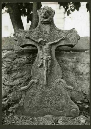 alter Friedhof. Grabkreuz 18. Jh.