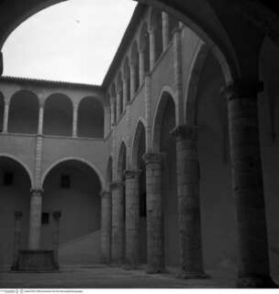 Castello, Innenhof