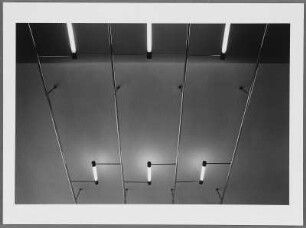 Bauhaus Dessau, Lampen in der Aula