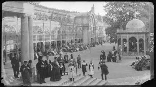 Marienbad. Kreuzbrunnen-Kolonnade. Abendkonzert : Marienbad. Kreuzbrunnen-Kolonnade (1888-1889; H. Miksch, J. Niedzielski). Abendkonzert