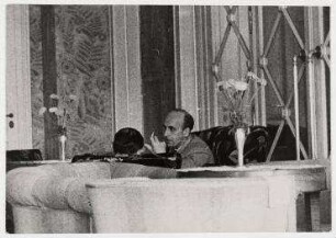 Seán Lester im Gespräch mit dem polnischen Außenminister Josef Beck im Carlton Hotel in Genf. von links: Josef Beck, Seán Lester