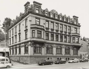 Ehemalige Bank, jetzt Klinik