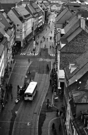 Freiburg: Blick vom Martinstor auf Kaiser-Joseph-Straße nach Umbau Fußgängerzone
