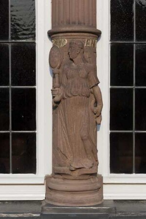 Neue Ratsstube — Relief