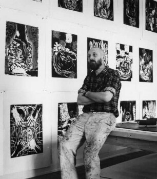 Georg Baselitz (geb. 1938; deutscher Maler und Bildhauer; german painter and sculptor) im Atelier. 1986