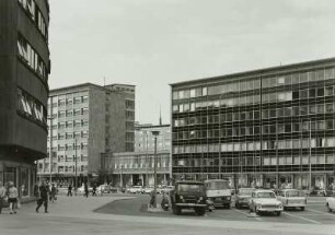 Chemnitz, Brückenstr., Parkplatz mit Trennlinien
