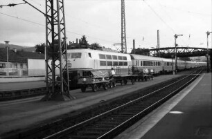 Freiburg: Hauptbahnhof; einfahrender TEE-Zug