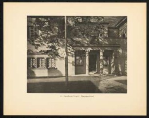 Landhaus Vogel, München-Bogenhausen: Straßenansicht, Hauseingang (aus: Alfred Breslauer, Ausgeführte Bauten 1897-1927)