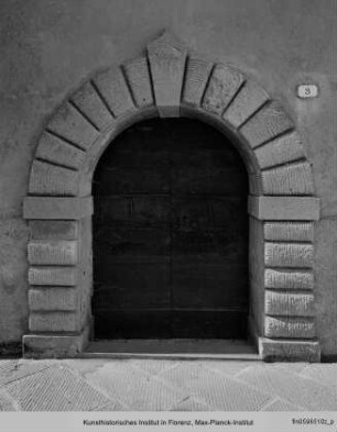 Portal, Sarteano