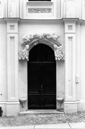 Torgau, Bäckerstraße 3. Wohnhaus mit Laden (Baubeginn um 1520, Umbau 1871). Portal