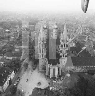 Dom und Domplatz in Naumburg : Blickrichtung Osten