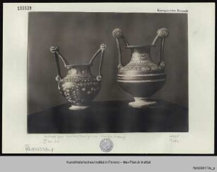 Zusammenstellung von zwei Vasen (Trozella)