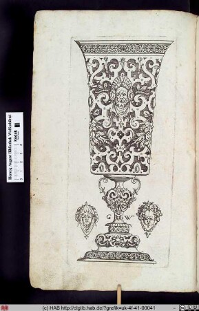 Entwurf eines Bechers mit ornamentalen Verzierungen und Masken