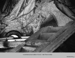 Dekoration der Altarnische