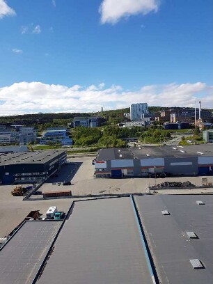 Tromsö: Stadtansicht mit Hafenanlagen