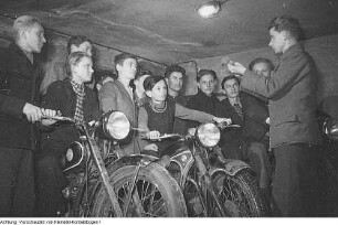 Glashütte. Betriebsberufsschule (BBS) "Makarenko" Glashütte, Februar 1957