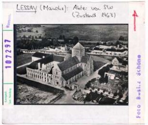 Lessay: Ehemalige Abteikirche, Luftbild von Südwesten, Zustand 1963