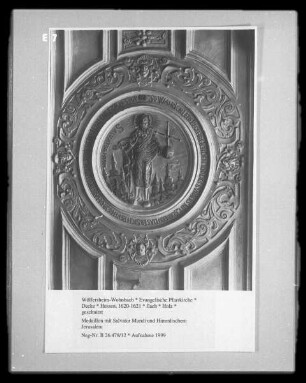 Medaillon mit Salvator Mundi und Himmlischem Jerusalem