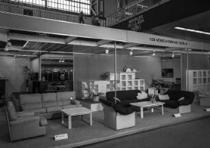 Ausstellungskojen des VEB Möbelkombinat Berlin (MKB) mit Sitzgruppen "Marlen" und "Serena"