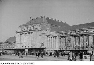 Vorderansicht des Hauptbahnhofs