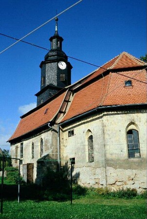 Dorfkirche: Chor, barocker, verschieferter Turm