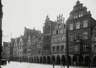 Münster, Prinzipalmarkt : Münster. Prinzipalmarkt. Westseite von Nordosten