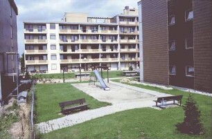 Freiburg: Studentenwohnhaus an der Ferdinand-Weiß-Straße; Gartenseite (Süden)