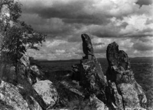 Quarzitfels : Aus Quarzit bestehende Felsnadeln.