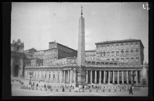 Rom (Italien): Obelisk auf dem Petersplatz mit nordwestlicher Kolonnade