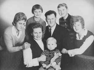 Gruppenporträt Anna Schreiter und Familie : Gruppenporträt und Familie