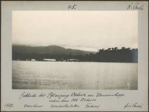 Limbé am Kamerunberg : Ansicht des früheren Victoria, Blick auf die Küste, im Hintergrund der Kamerunberg, aufgenommen vom Dampfer aus