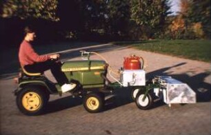 Fotografie: Gartenbautechnik-Freiland, Unkrautbekämpfung, Abflammtechnik, Frontanbau