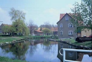 Ortskern mit angestautem Rettbach als Dorfteich